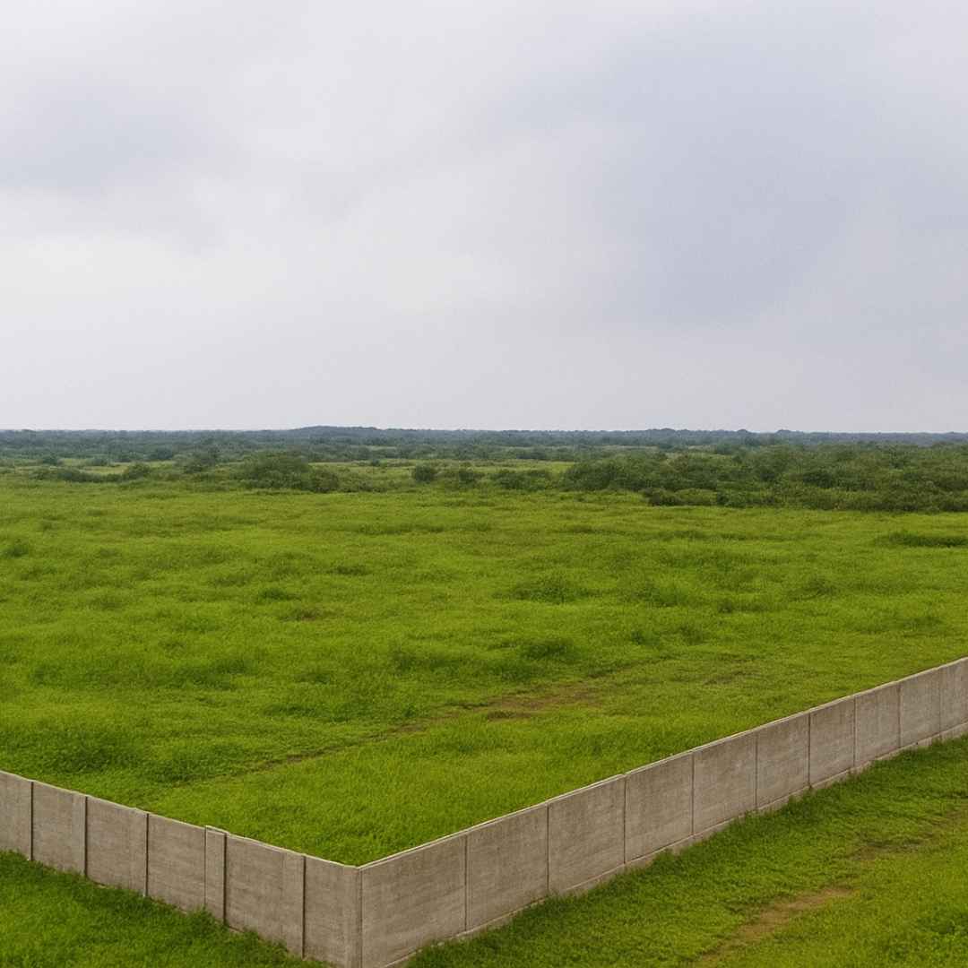 PLOTS AT BENIN-AUCHI ROAD